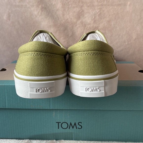 Toms Alpargata Fenix Slip-On - Cedar Green (size 7.5) - Picture 5 of 11
